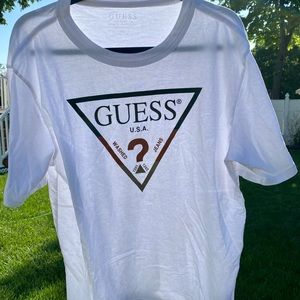 GUESS T-SHIRT